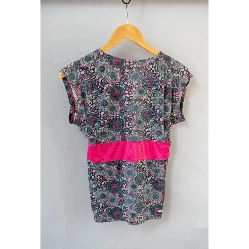The North  Face | gray Pink Scallop Neck short sleeves | XS - Picture 3 of 3